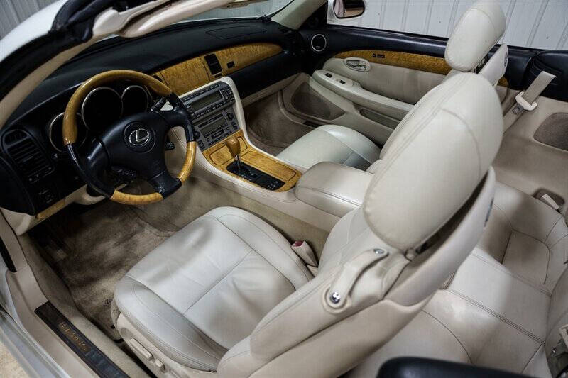 2005 Lexus SC 430