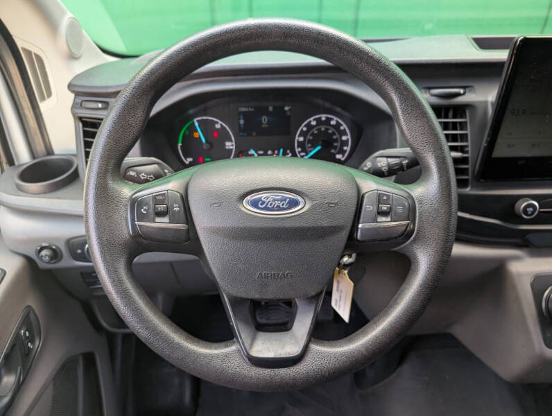 2022 Ford E-Transit 350