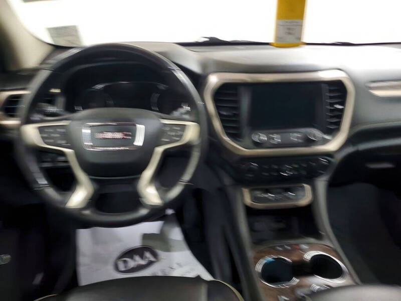 2022 GMC Acadia Denali