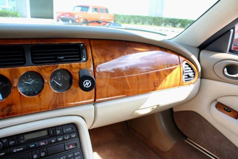 1999 Jaguar XK-Series XK8