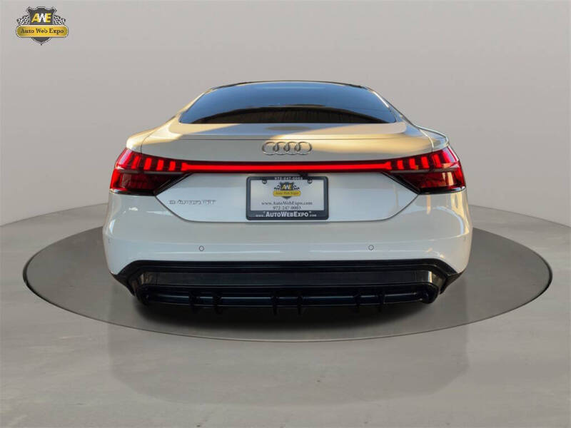 2022 Audi e-tron GT quattro Premium Plus