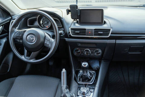 2016 Mazda MAZDA3 i Sport