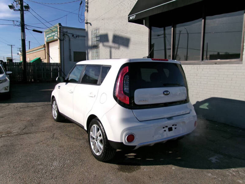 2018 Kia Soul +