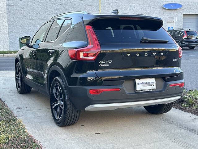 2025 Volvo XC40 B5 Core Bright Theme