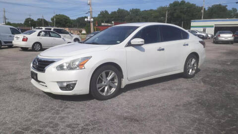 2015 Nissan Altima for sale at DRIVE-RITE in Saint Charles MO