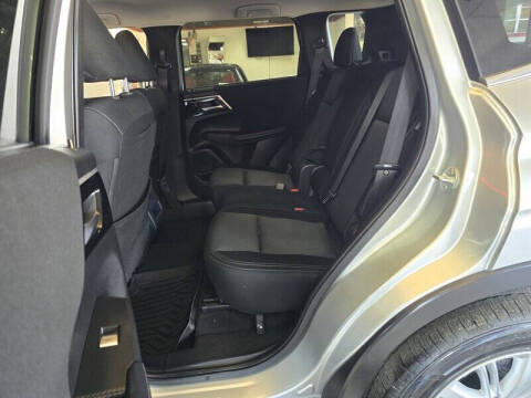 2024 Mitsubishi Outlander ES