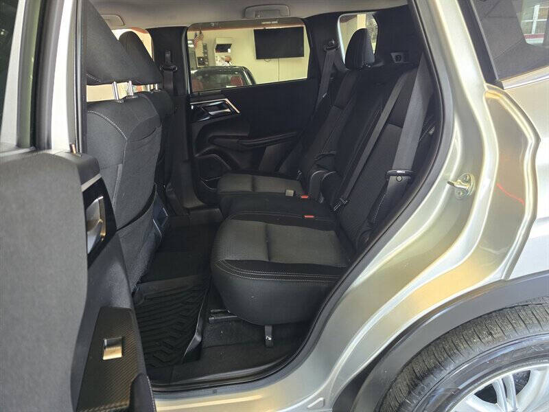 2024 Mitsubishi Outlander ES