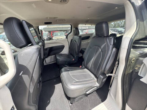 2017 Chrysler Pacifica Touring-L Plus