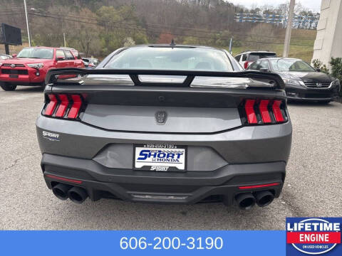 2025 Ford Mustang Dark Horse