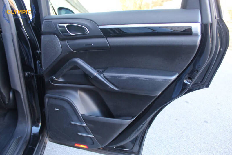 2014 Porsche Cayenne Platinum