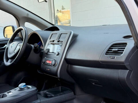 2015 Nissan LEAF