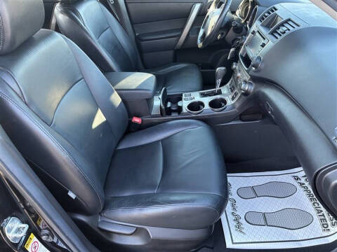 2013 Toyota Highlander SE