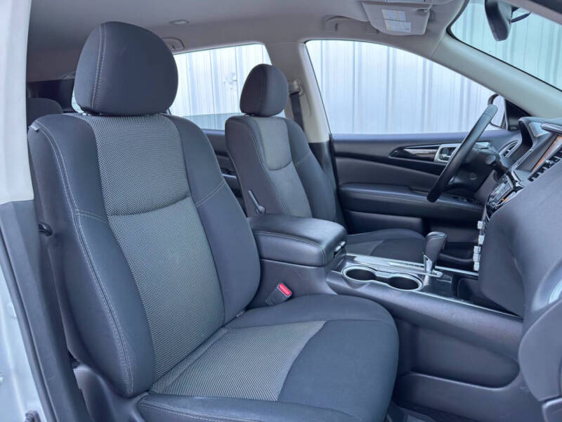 2019 Nissan Pathfinder SV