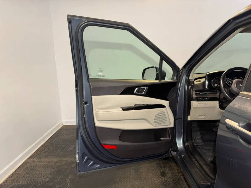 2022 Kia Carnival EX