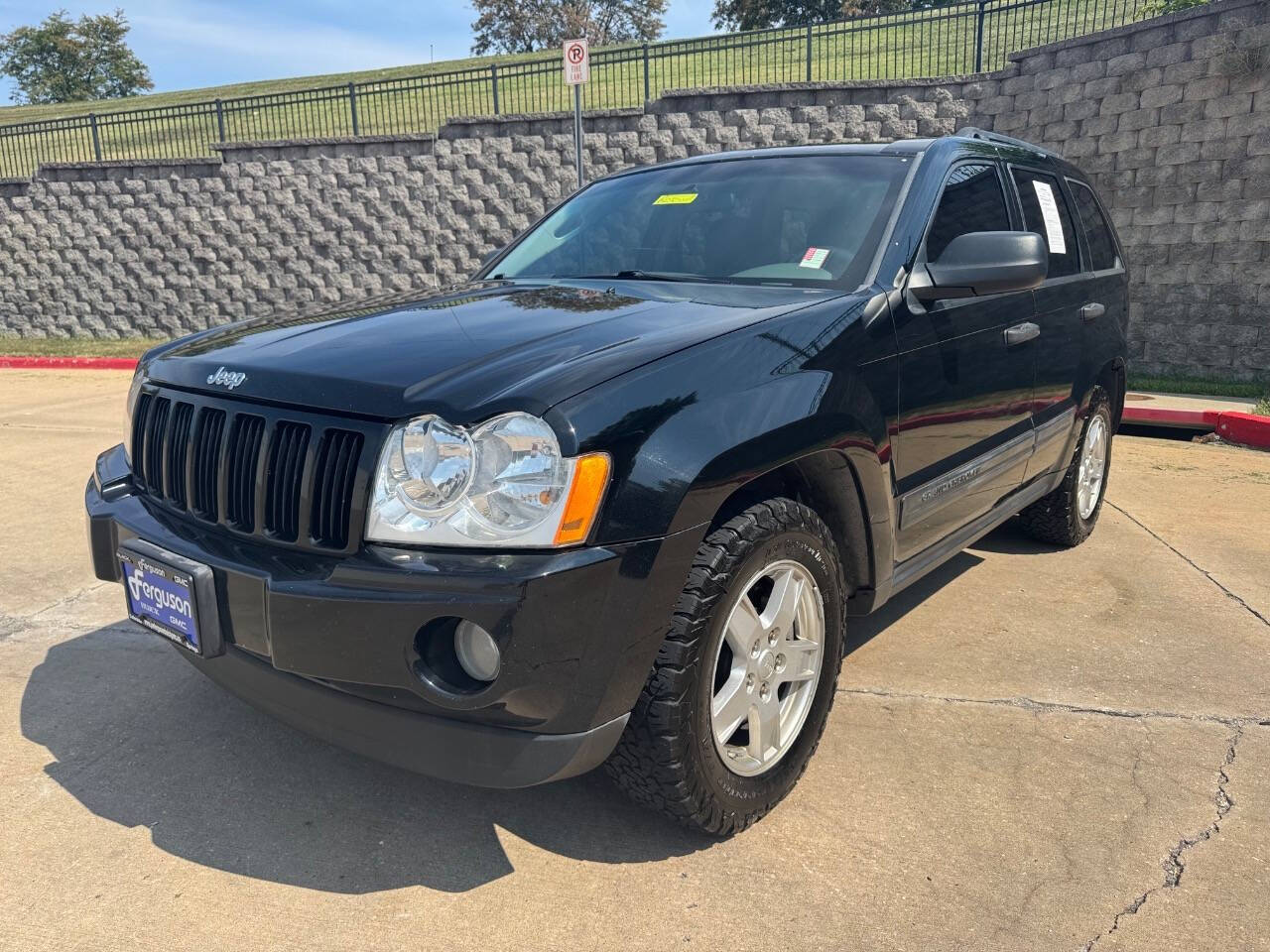 2006 Jeep Grand Cherokee Sales Brochure 40-page Car Catalog - SRT8 Overland, image size:1280x960