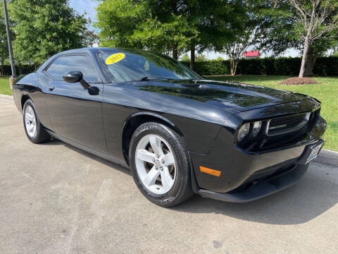 2013 Dodge Challenger for sale at UNITED AUTO WHOLESALERS LLC in Portsmouth VA