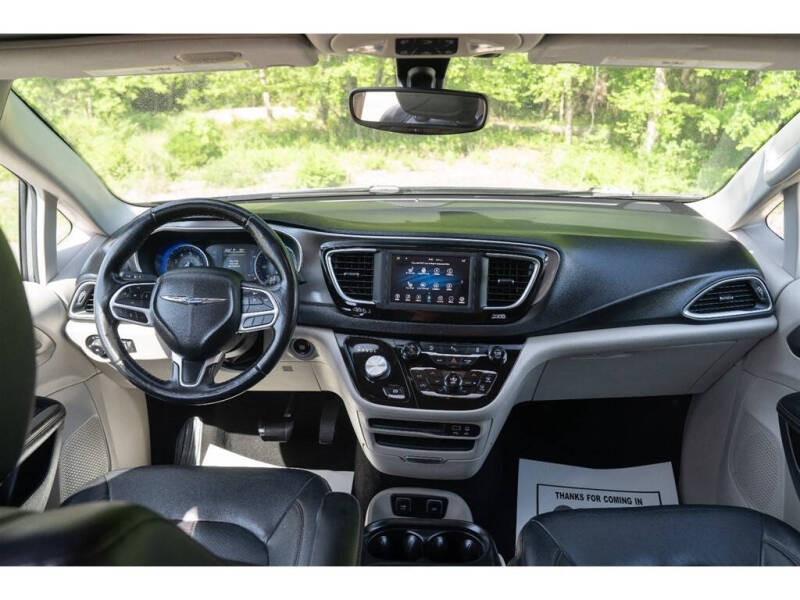 2020 Chrysler Pacifica Touring L