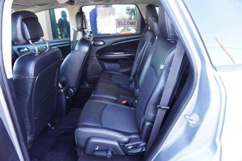 2020 Dodge Journey Crossroad