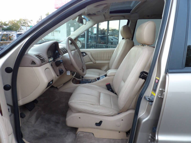 2002 Mercedes-Benz M-Class ML 320