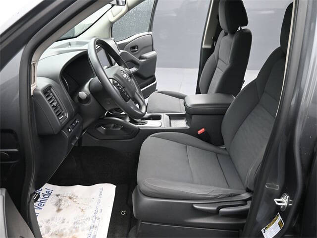 2022 Nissan Frontier S