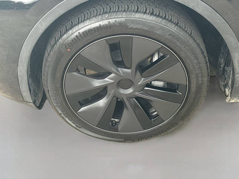 2025 Tesla Model Y Long Range