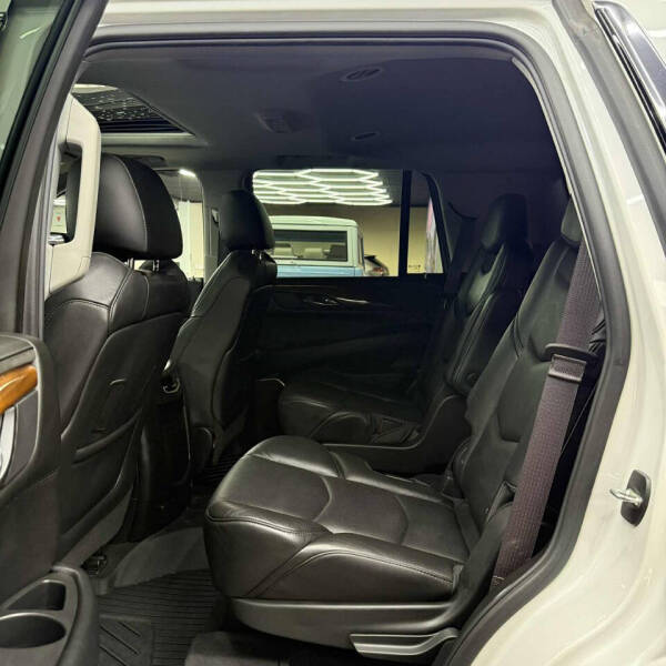 2017 Cadillac Escalade Luxury