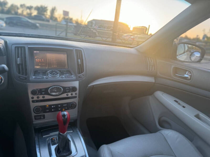 2011 Infiniti G25 Sedan Journey