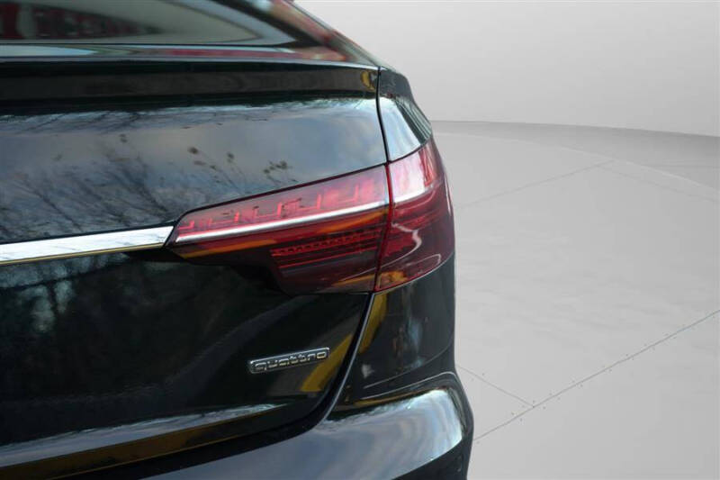 2022 Audi A4 quattro Premium 40 TFSI