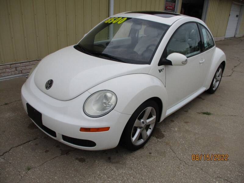 2008 Volkswagen New Beetle for sale at LINCOLN WAY MOTORS LLC in Cedar Rapids IA