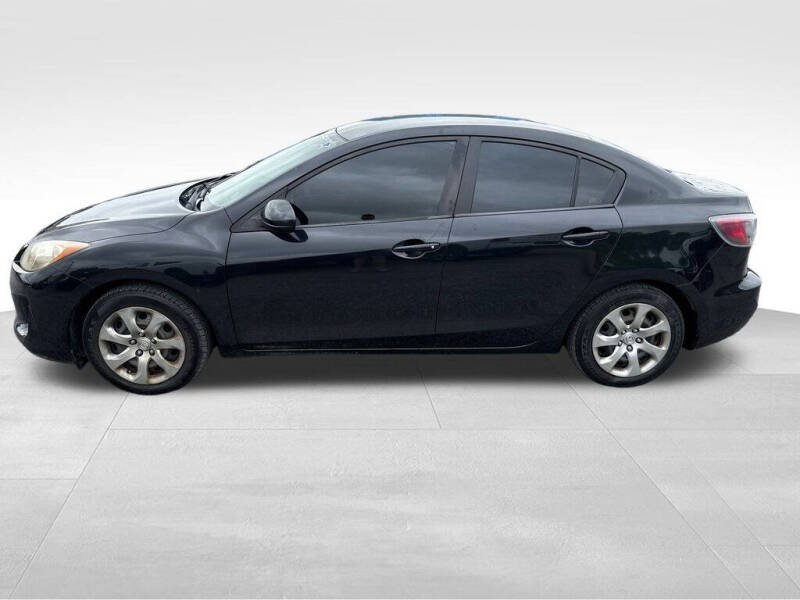 Used 2012 Mazda MAZDA3 i Sport with VIN JM1BL1UF3C1557357 for sale in Maysville, KY