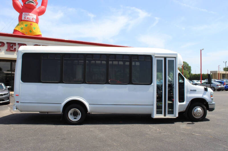 2013 Ford E-Series E-450 SD