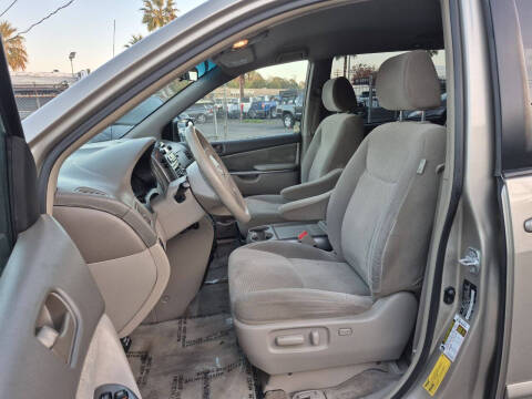 2007 Toyota Sienna LE 7-Passenger