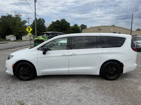 2024 Chrysler Voyager LX