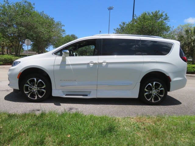 2022 Chrysler Pacifica Pinnacle