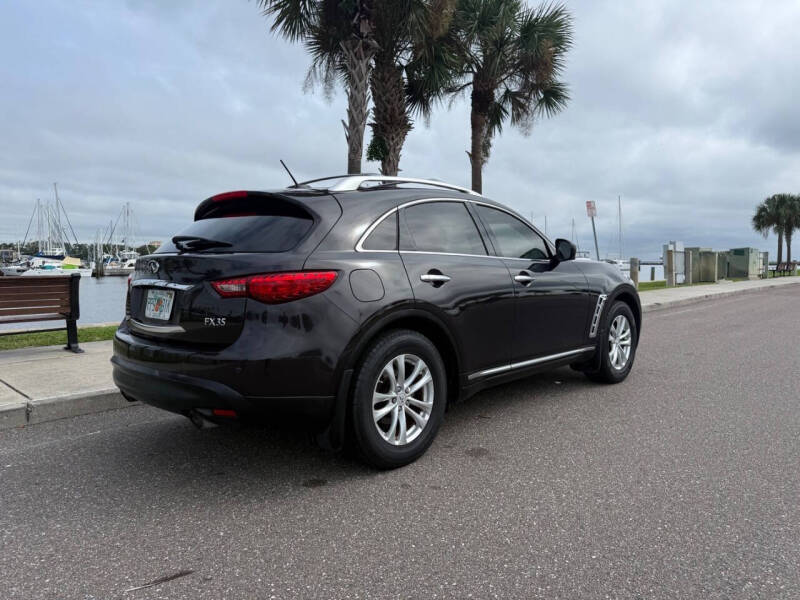 2011 Infiniti FX35