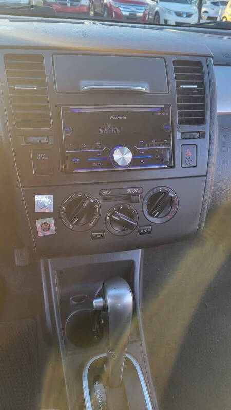 2008 Nissan Versa 1.8 SL