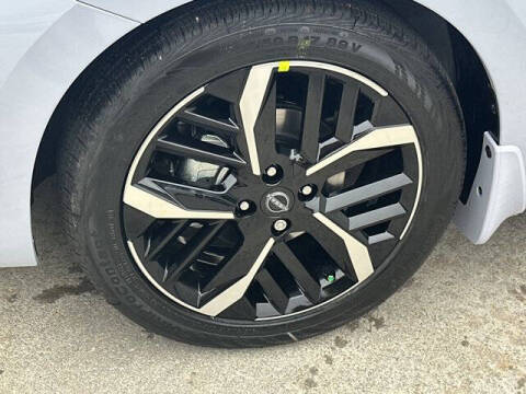 2025 Nissan Versa SR