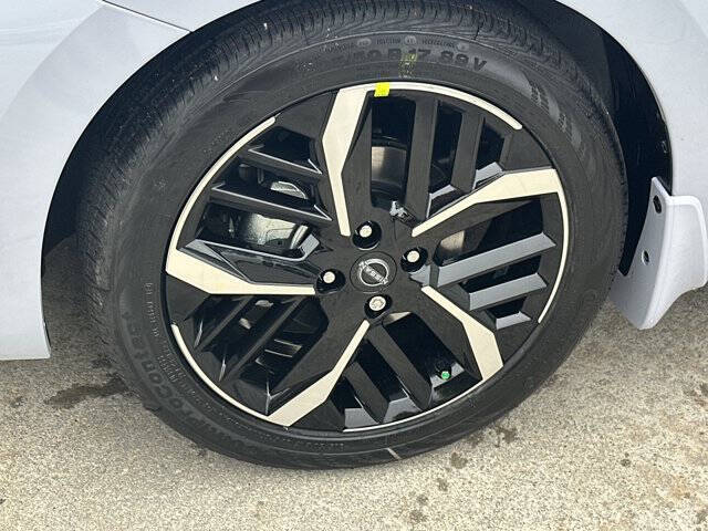 2025 Nissan Versa SR