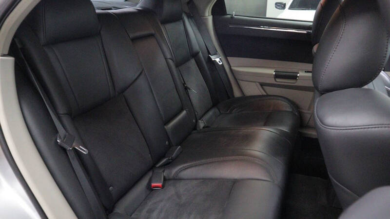 2006 Chrysler 300 SRT-8