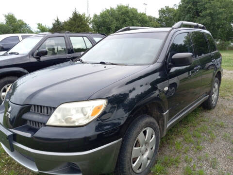 2005 Mitsubishi Outlander for sale at C & R Auto Sales in Bowlegs OK