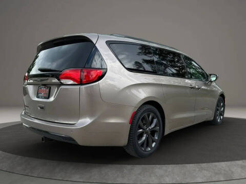 2018 Chrysler Pacifica Touring L Plus