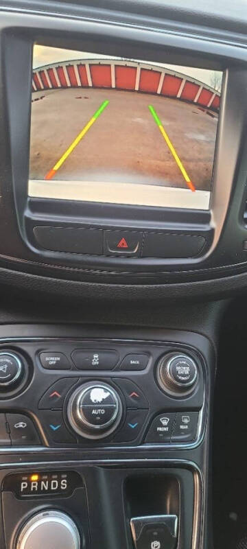 2016 Chrysler 200 S