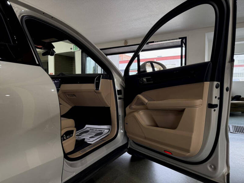 2021 Porsche Cayenne Coupe