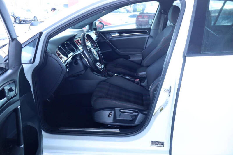 2017 Volkswagen Golf GTI S