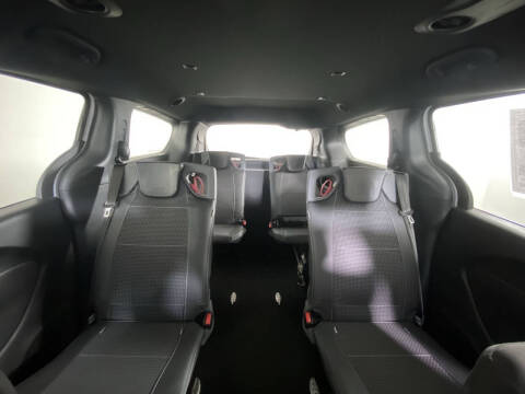 2024 Chrysler Pacifica Touring