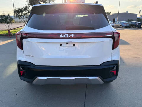 2024 Kia Seltos EX