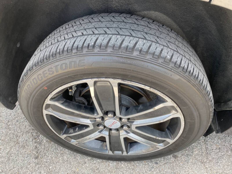 2017 GMC Acadia Denali