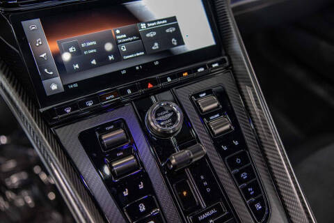 2025 Aston Martin DB12 V8