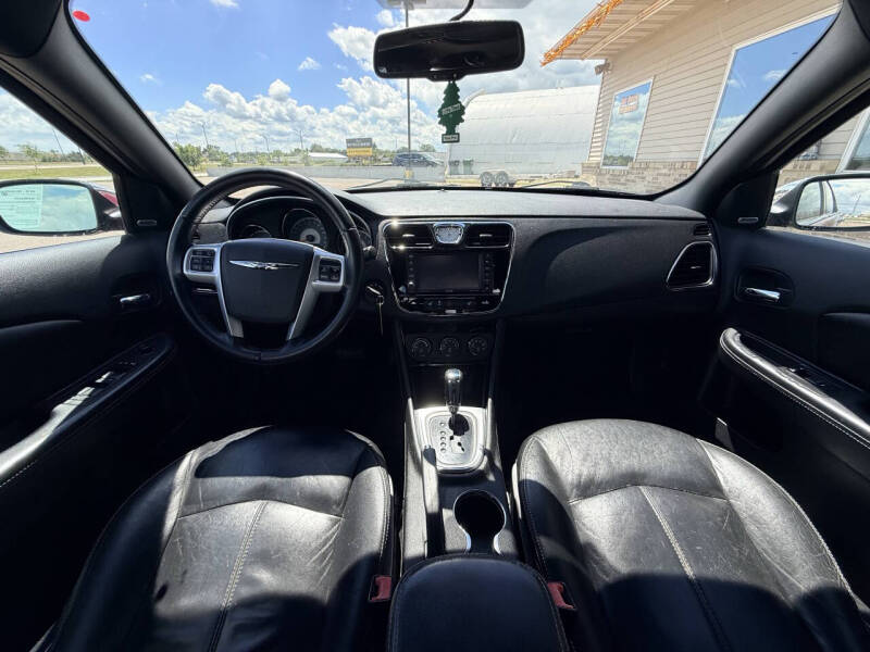 2012 Chrysler 200 Limited