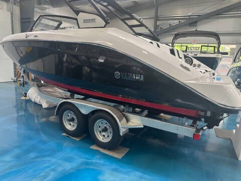 2025 Yamaha 222SE